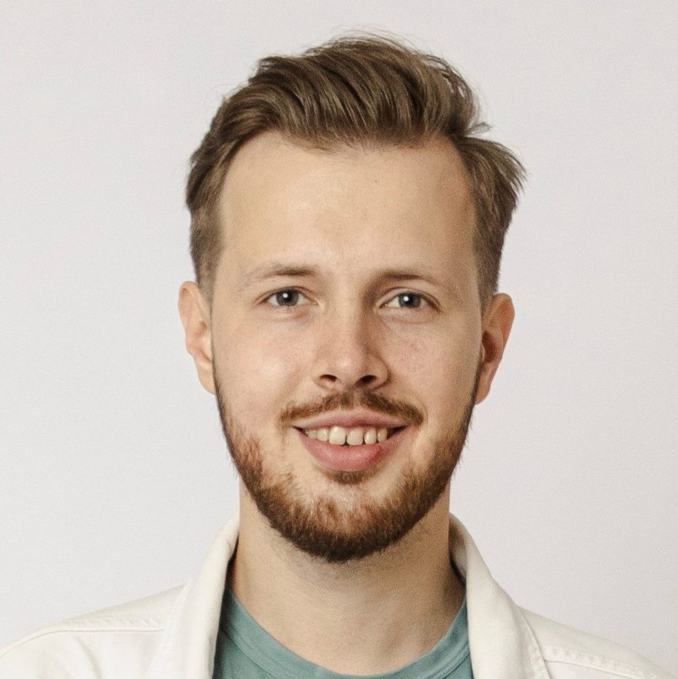 Геннадий Захаров